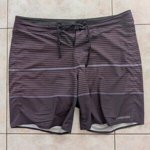 USED Patagonia Men's Hydropeak Boardshorts - 18" Style # 86697